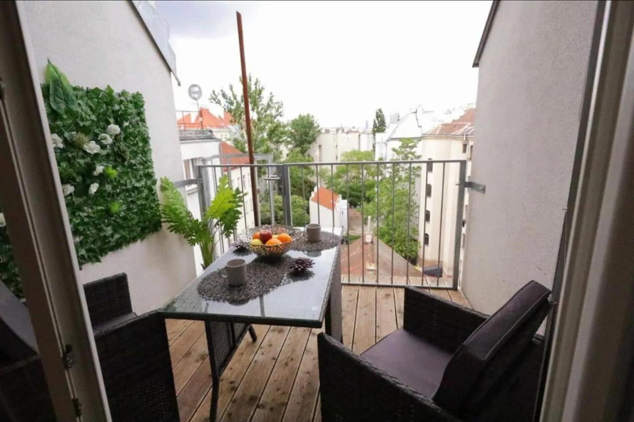Stadtparadies L Dg5'14 Viyana Avusturya